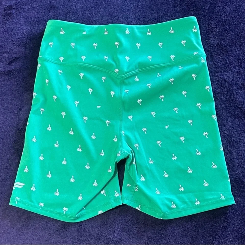 Fabletics Green Palm Print Sports Bra & Biker Short Set Sz M | NWOT - Picture 14 of 14
